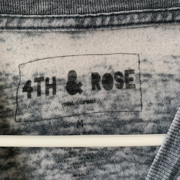 Medium Earthbound Tee - Picture 4 of 4